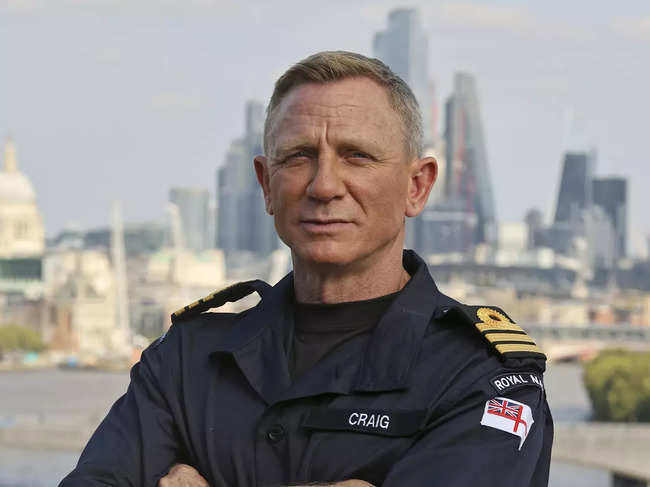 Commander Craig: 007 actor made honorary Royal Navy officer - the