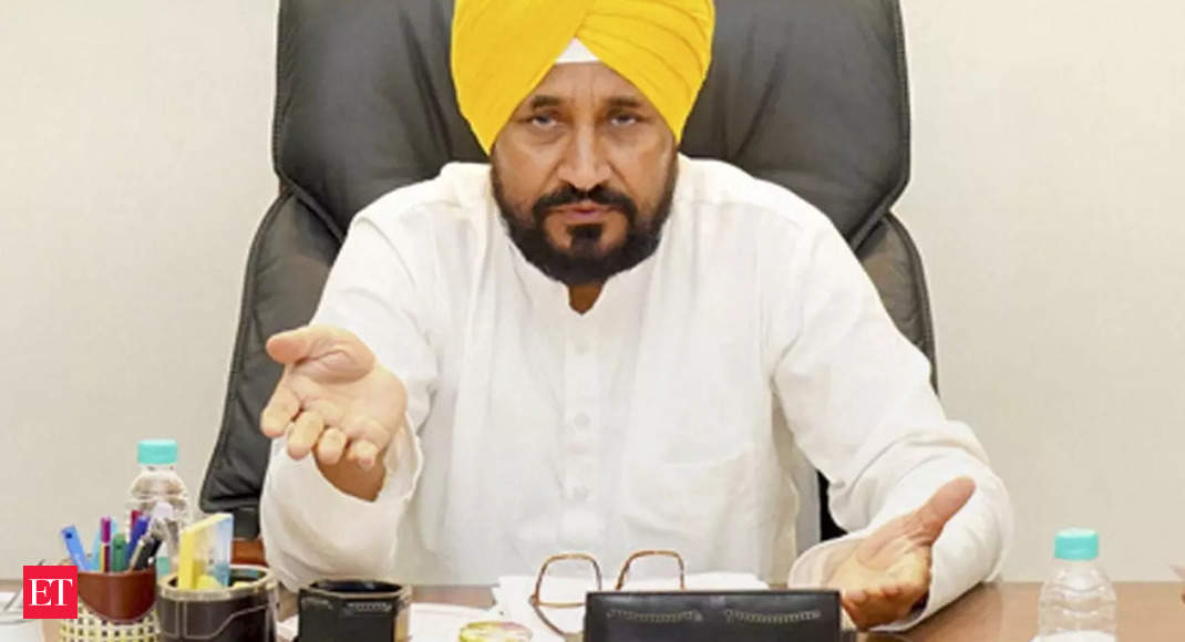 Punjab Chief Minister Charanjit Singh Channi speaks to Sidhu, says let's sit and talk thumbnail