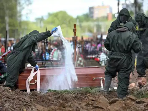 ​890 deaths