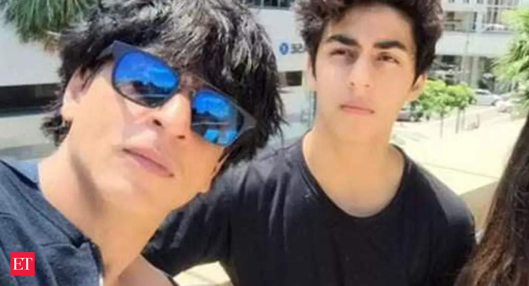 khan: Opinions split over effects of Aryan's arrest on Brand Shah Rukh Khan  - The Economic Times