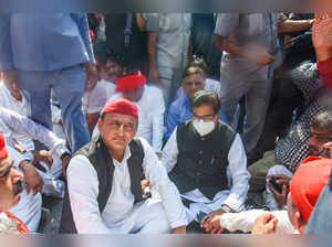 Lucknow: Samajwadi Party (SP) President Akhilesh Yadav along with party MP Prof ...