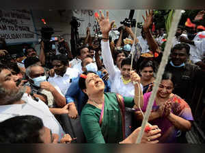 Chennai: Expelled AIADMK leader VK Sasikala hoists party flag at MG Ramachandran...