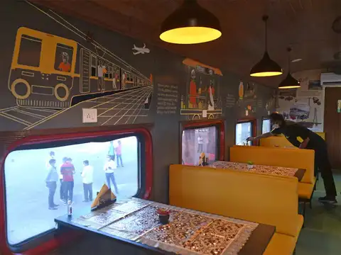 Landmark eating house