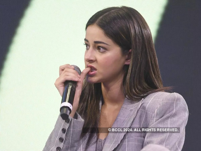 Ananya Pandey&#39;s name pops up in WhatsApp chats, actress visits NCB office to record statement - The Economic Times