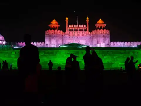 ​100 monuments illuminated