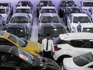 Passenger vehicles sales crash 41% in September amid chip shortage