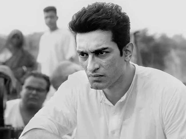 The first-look of Jeetu Kamal from movie 'Aparajito​'​ in a tribute to Satyajit Ray.