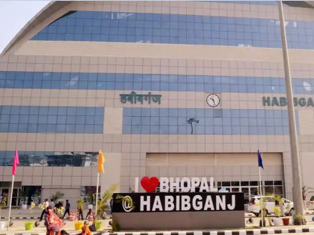 Pm Modi To Dedicate Country S First World Class Railway Station At Habibganj Bhopal On November 15 First World Class Railway Station The Economic Times