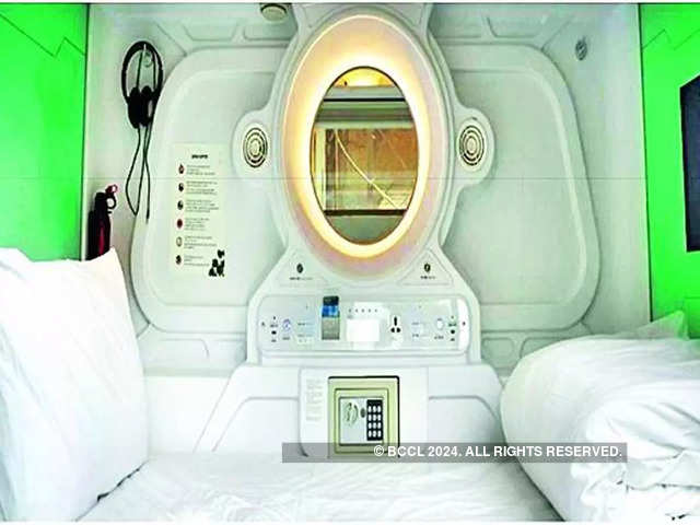 ​What is a pod hotel?