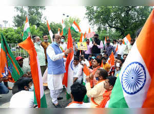 New Delhi, Sep 17 (ANI): Bharatiya Janata Party leader Vijay Goel and party supp...