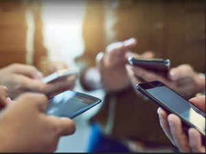 Government extends mobile phone PLI scheme by a year till 2025-26
