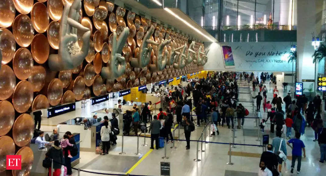 Amid Omicron concerns: Ground reports on the new guidelines imposed by Delhi airport authorities thumbnail