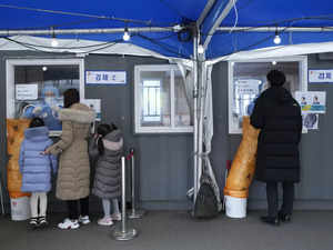 South Korea marks deadliest day of pandemic as hospital buckle