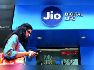 Reliance Jio Pays DoT ₹10,792 Crore to Clear 2016 Spectrum Dues