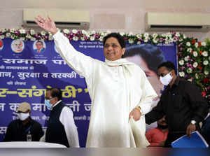 Uttar Pradesh, Sep 07 (ANI): Bahujan Samaj Party (BSP) chief Mayawati waves to t...