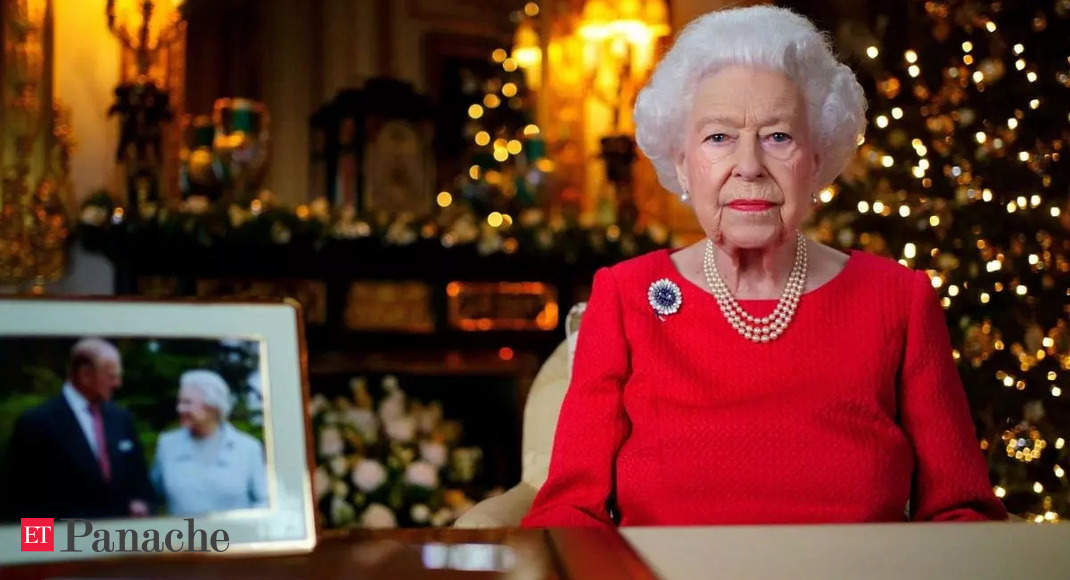 Queen Elizabeth speaks of missing her husband Prince Philip's 'familiar laugh' at Christmas thumbnail