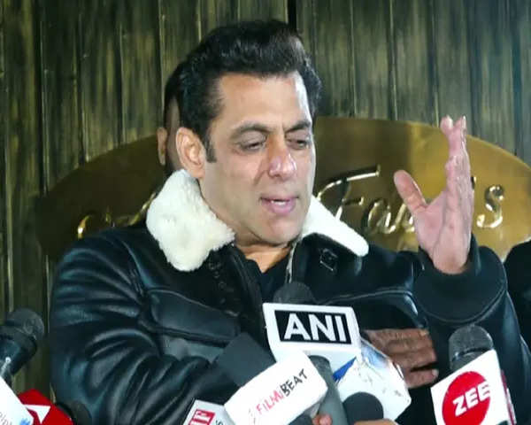 Salman Khan says snake bit him thrice, celebrates his 56th birthday at  Panvel farmhouse - The Economic Times Video | ET Now