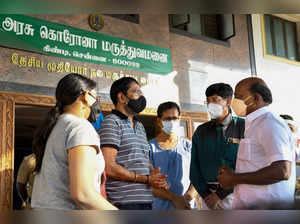 Chennai: Tamil Nadu health Minister Ma. Subramanian meets state's first Omicron ...