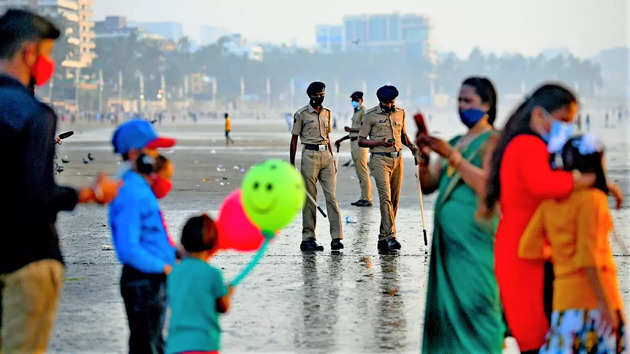 News Highlights: Mumbai reports 8063 new cases in the last 24 hours; positivity rate now 17%