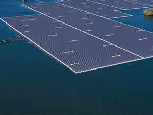 Floating-solar-plant-gettin