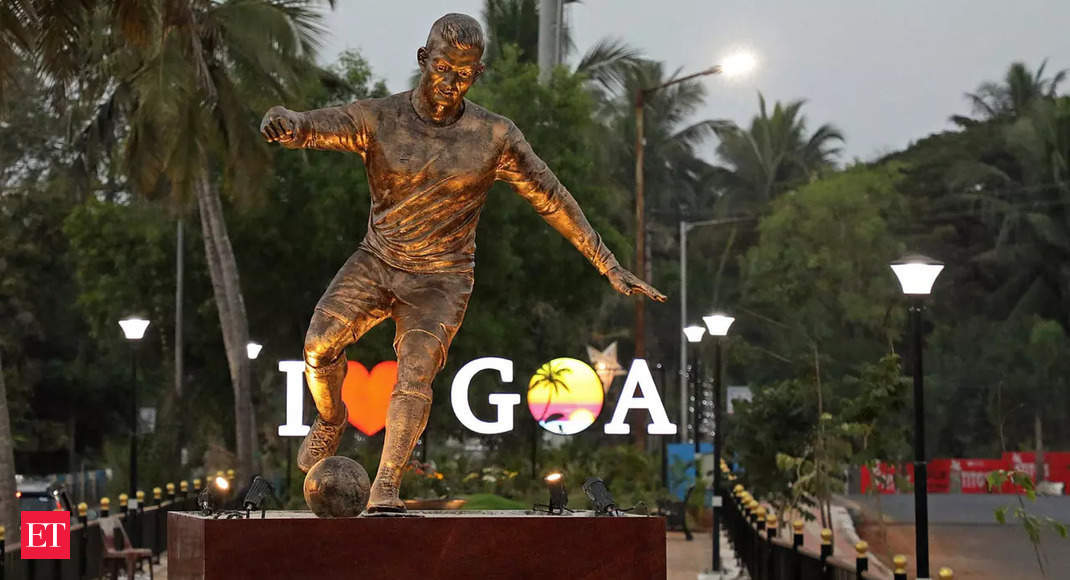 Estátua de Ronaldo Goa: A estátua do jogador de futebol português Cristiano Ronaldo causa rebuliço em Goa