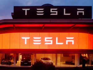 Tesla recalls cars