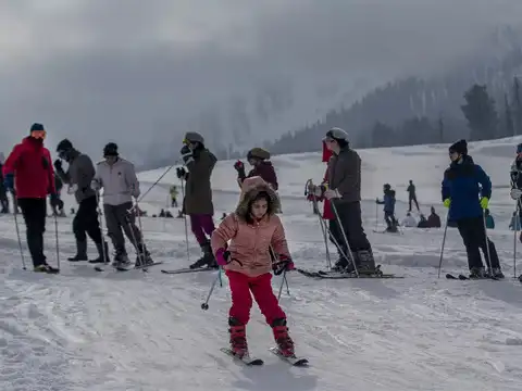 ​Gulmarg snowed in