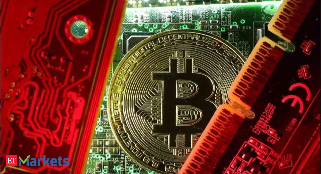 Bitcoin ETF goes from boom to bust after a record US debut
