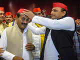UP Polls: Former Minister Dara Singh Chauhan joins Samajwadi party in presence of Akhilesh Yadav