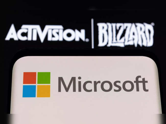 Illustration of Microsoft and Activision Blizzard logos