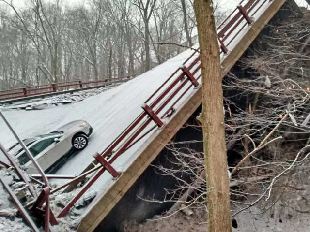 ​Bridge collapsed