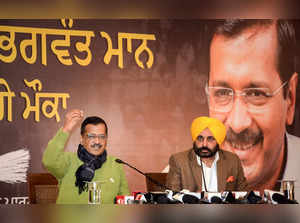 Amritsar: Delhi Chief Minister and AAP convener Arvind Kejriwal with Punjab AAP ...