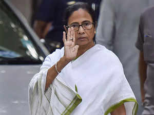 Controversy erupts after Mamata Banerjee asks Superintendent if he gets calls from Governor
