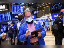 Wall Street ends higher; bank stocks rise with Treasury yields