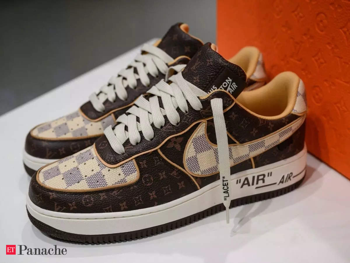 si puedes Limón caligrafía 200 pairs of Louis Vuitton x Nike 'Air Force 1' shoes designed by Virgil  Abloh fetch $25 million at Sotheby's auction - The Economic Times