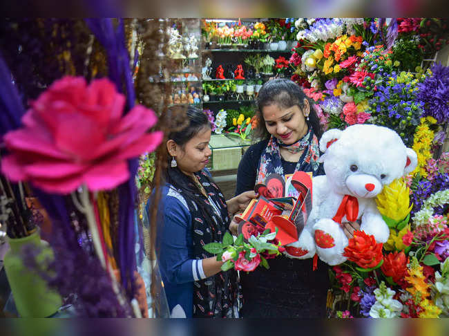 Thane: Women shop for upcoming Valentine's Day celebration, in Thane. Valentine'...