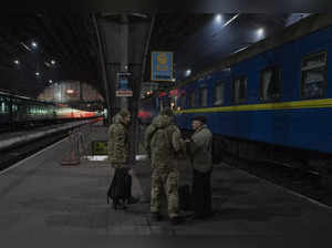 On eve of war, no exodus from Ukraine, only anxiety and disbelief