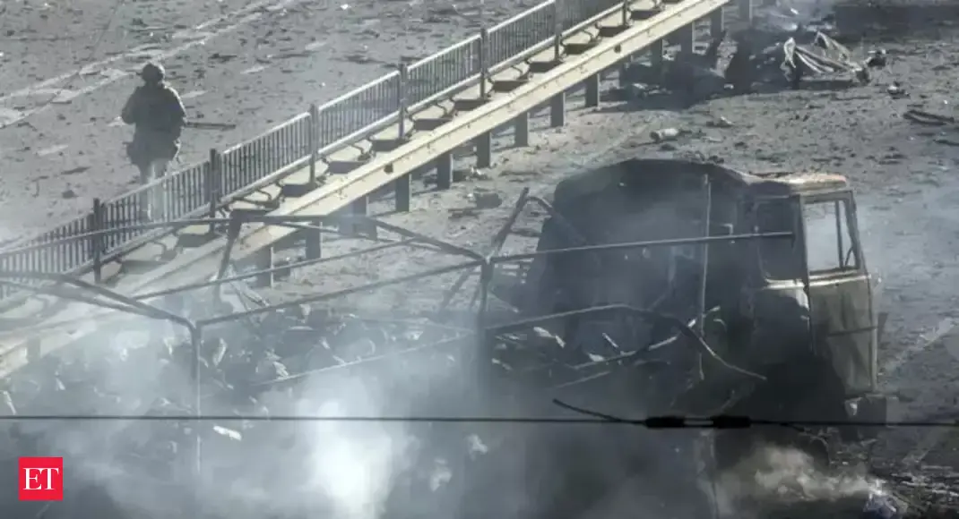 Kyiv latest news: Russian troops storm towards Ukrainian capital Kyiv, residents seek underground shelter - The Economic Times Video | ET Now