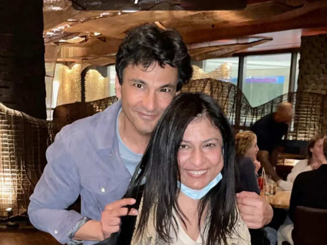 Vikas Khanna ​said that his sister, Radhika, breathed her last in his arms. ​