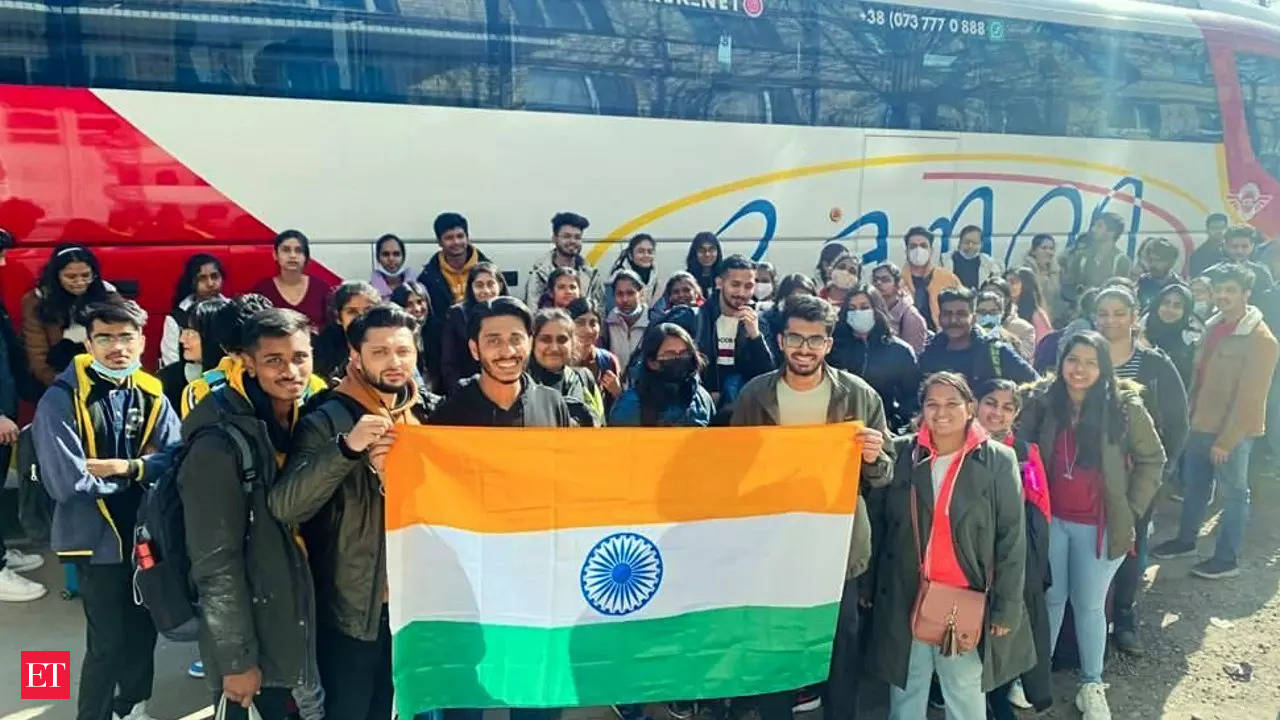 Pakistani Students Ukraine: Indian tricolour came to rescue of fleeing  Pakistani, Turkish students from Ukraine - The Economic Times