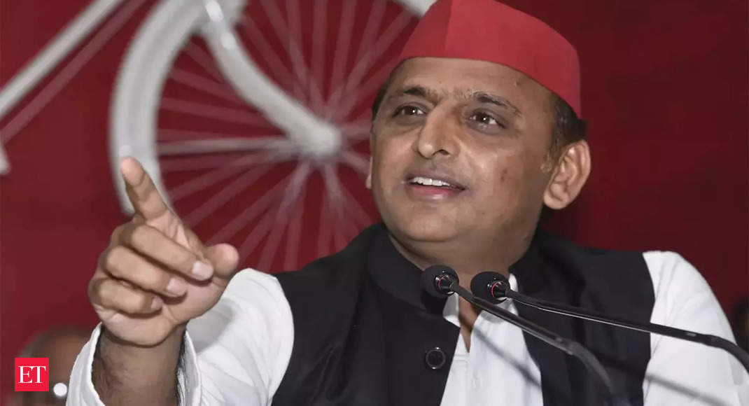 Those defaming ‘red cap’ forced to wear a cap: Akhilesh Yadav