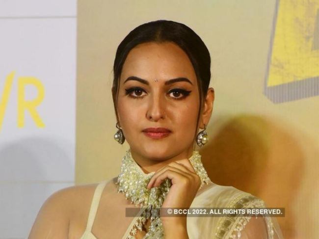 Sonakshi Sinha Legal Woes For Sonakshi Sinha Reports Claim Non Bailable Warrant Issued Against