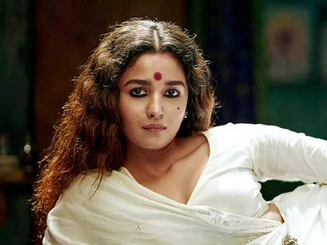'Gangubai Kathiawadi'​ has minted Rs 102.68 crore in two weeks since its release on January 25.​