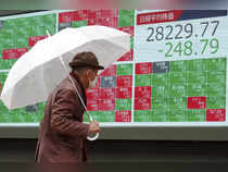 Japanese shares rise on oil price drop, gains in Chinese stocks