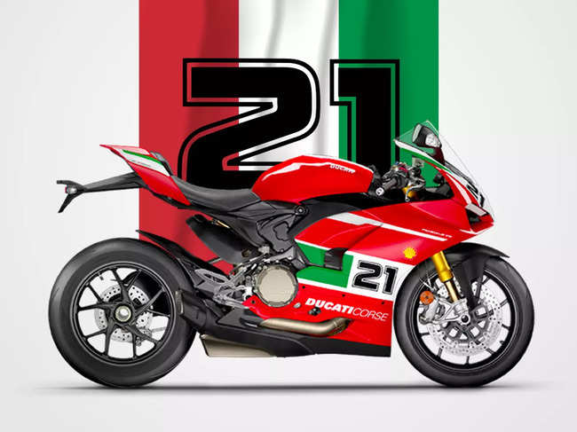 The bike is 3 kg lighter from the standard version Panigale V2 due to the adoption of a lithium-ion battery.