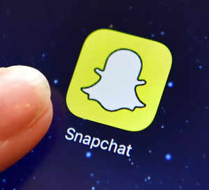 Snapchat brings festive cheer to users with 'Holi Beard' lens, Gulaal Bitmoji & stickers