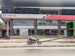 Hero Motocorp CEO Pawan Munjal's residence, office under income tax raids