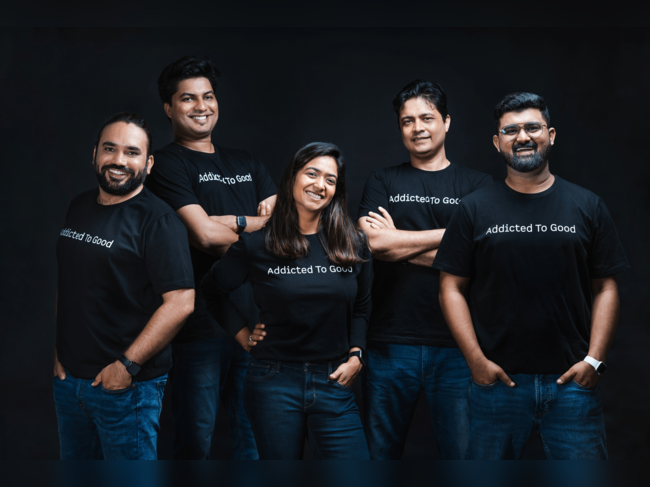 mCaffeine - All 5 Founders (From Left To Right) -Tarun Sharma, Mohit Jain, Vaishali Gupta, Vikas Lachhwani, Saurabh Singhal (1)