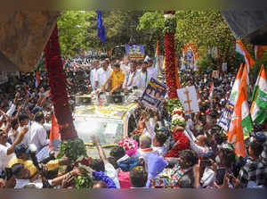 Bengaluru: KPCC President D.K. Shivakumar with party workers during Congress' 'p...