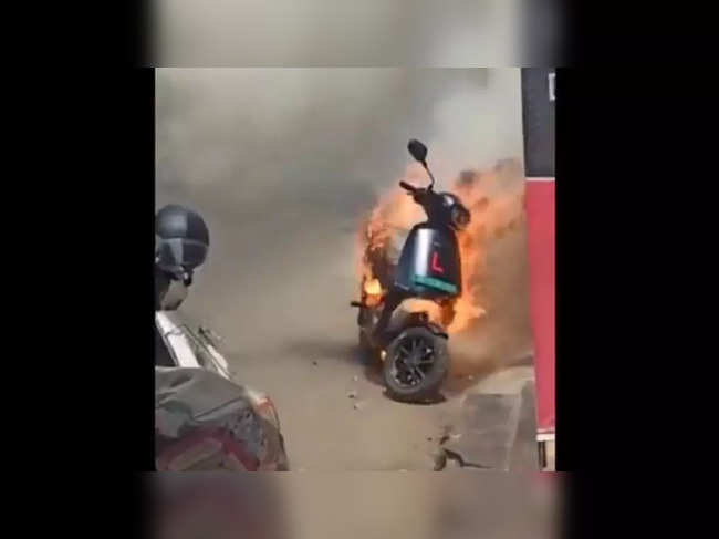 ola s1 pro electric scooter fire